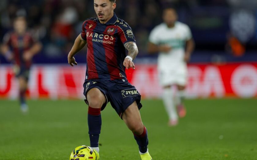 Paco Cortés encarando