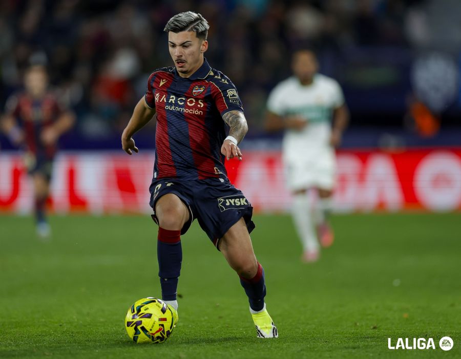 Paco Cortés encarando